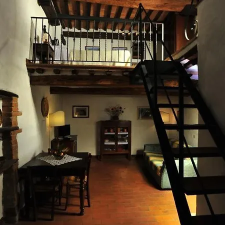 Castello Di Monteliscai *