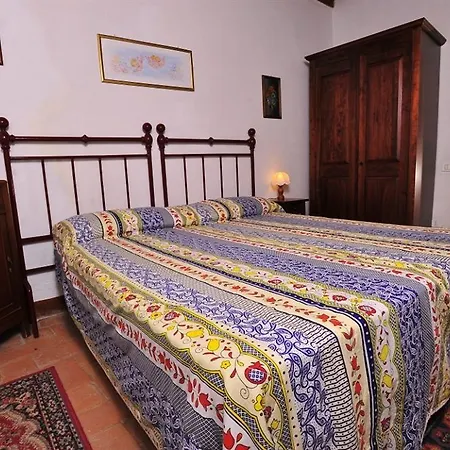 Country house Castello Di Monteliscai *